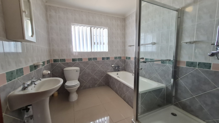 3 Bedroom Property for Sale in Dana Bay Western Cape